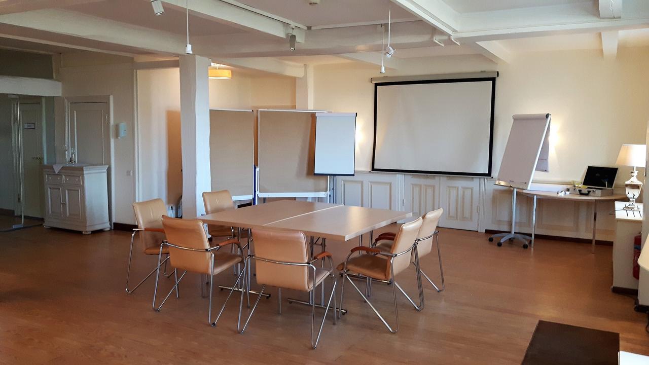 Landsitzhotel Und Seminarium Peterhof Hodorf Exterior foto